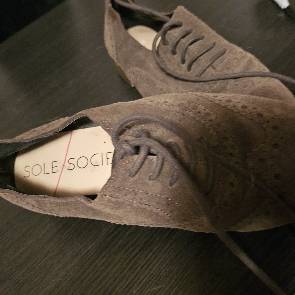 Sole Society Women's Taupe Suede Flats